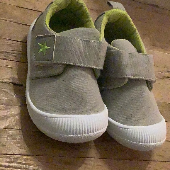 Shoes - Picture 1 of 3